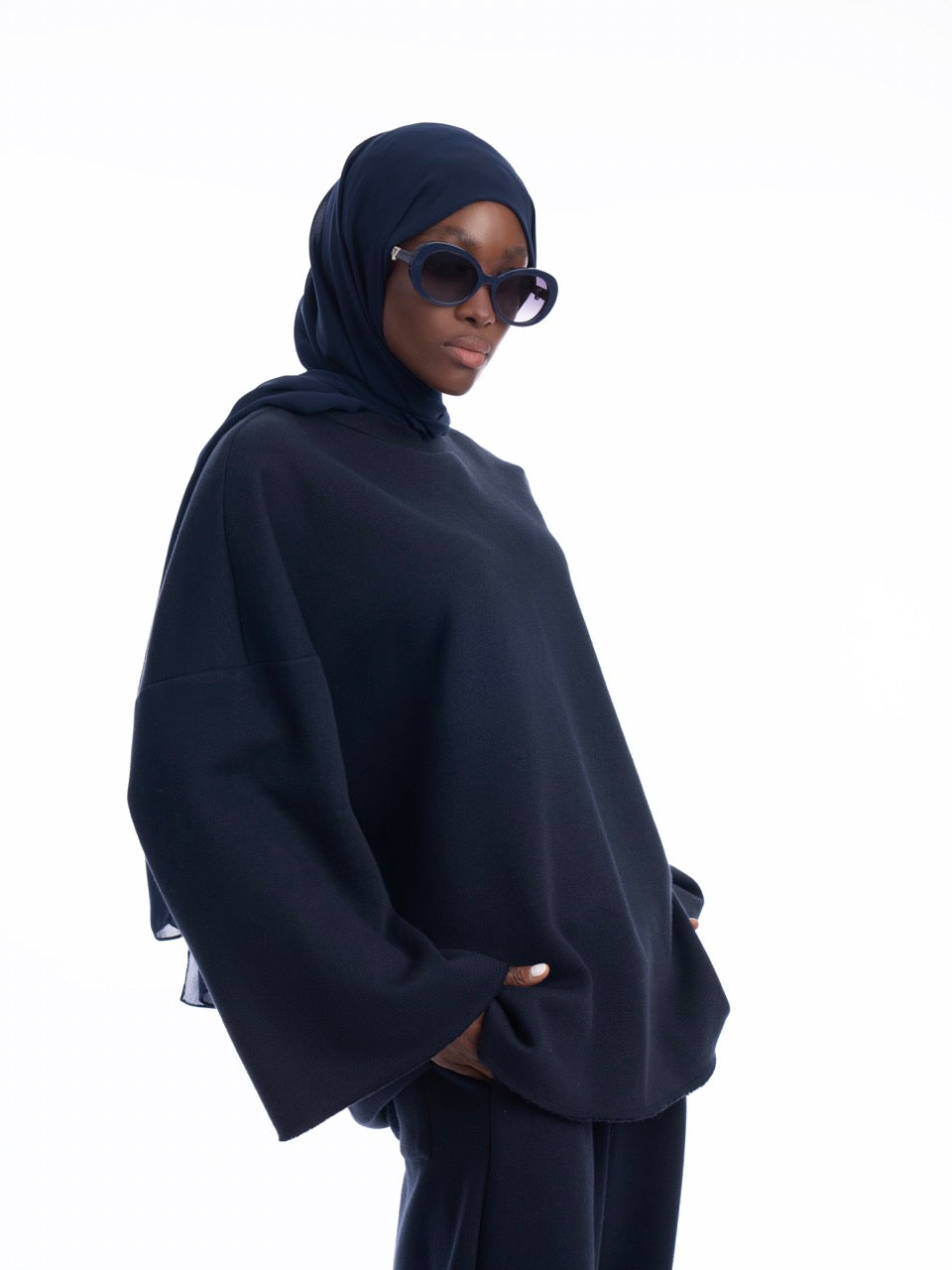 طقم رياضي أزرق داكن من قطعتين - قطن 100%